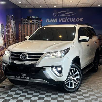 TOYOTA HILUX SW4 2.8 SRX 4X4 16V TURBO INTERCOOLER DIESEL 4P AUTOMÁTICO TOYOTA HILUX SW4 2.8 SRX 4X4 16V TURBO INTERCOOLER DIESEL 4P AUTOMÁTICO